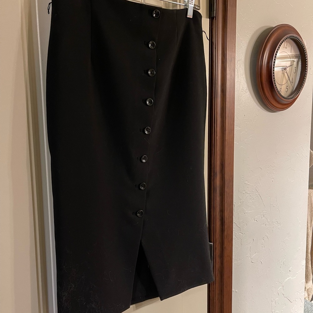 White House Black Market black back zip skirt